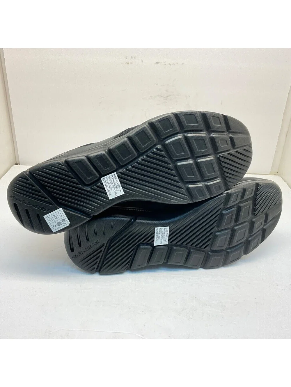 Skechers Men's Equalizer 3.0 - Bluegate Slip-On Shoes Black Size 13M